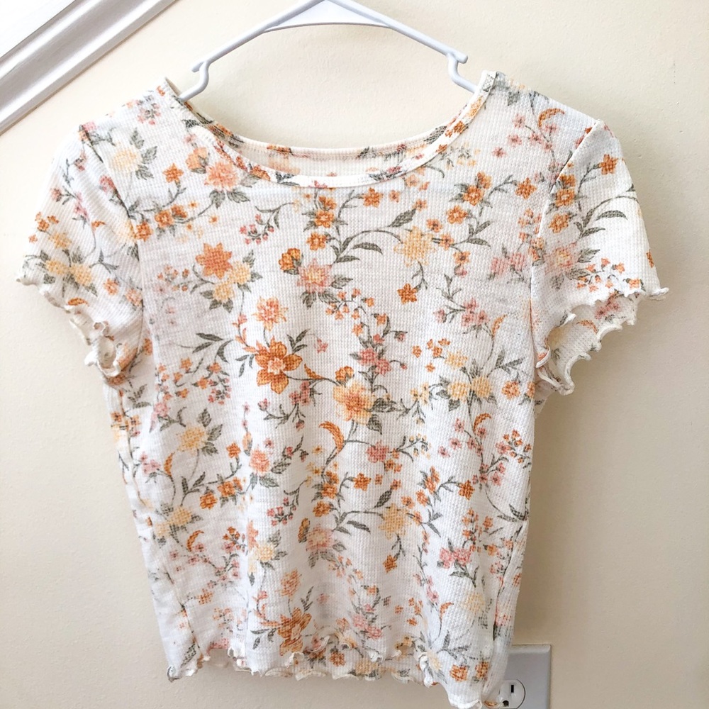 American Eagle cropped floral baby tee